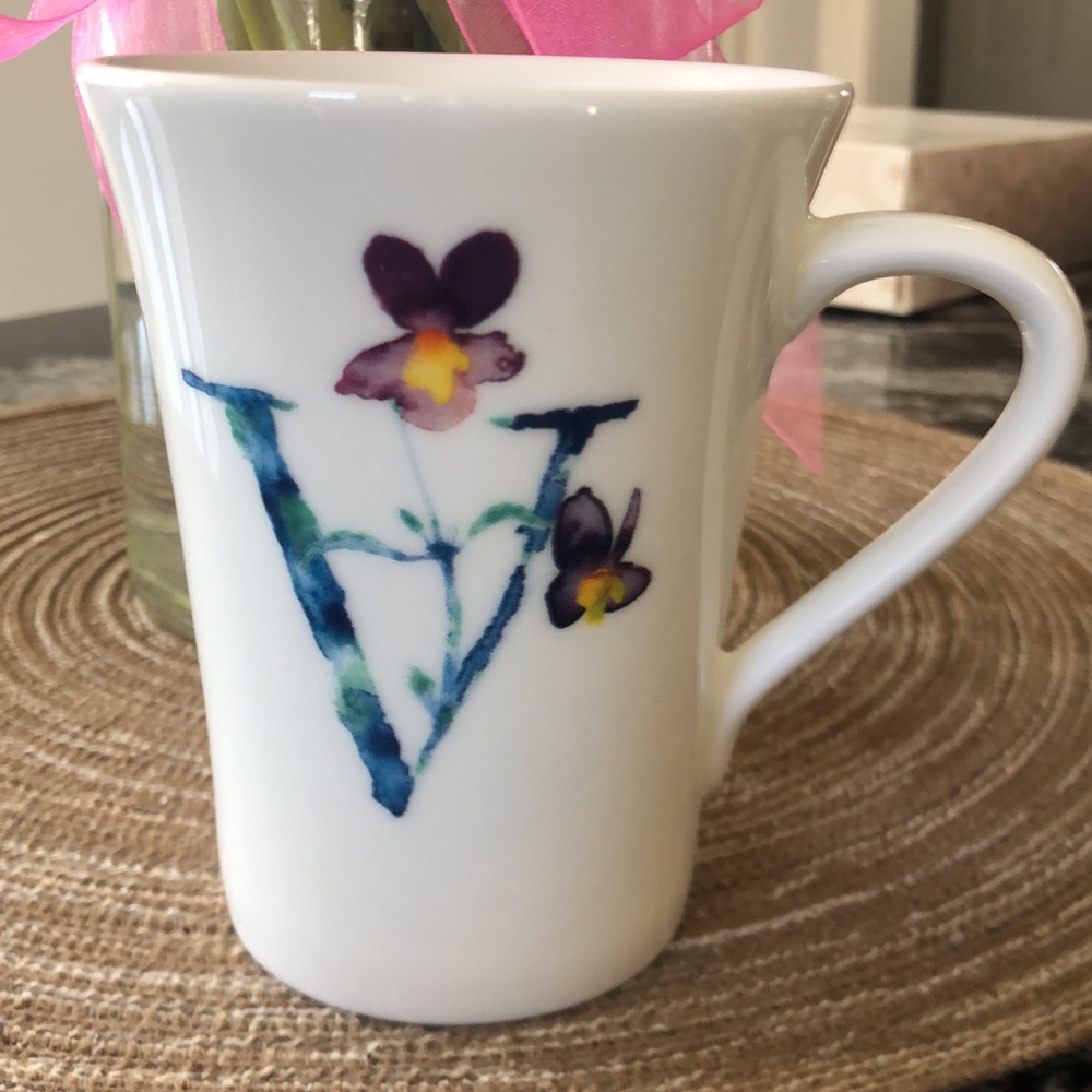 Hutschenreuther  White and Blue  V- Viola Mug with handle Fine Bone China